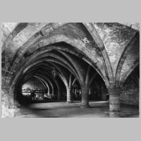 Interior view, undercroft, Foto Courtauld Institute of Art.jpg